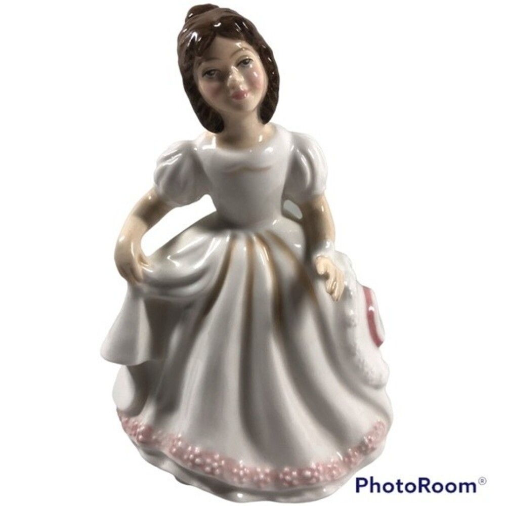 Vintage 1985 Royal Doulton Amanda International Collectors Club Figurine HN3635